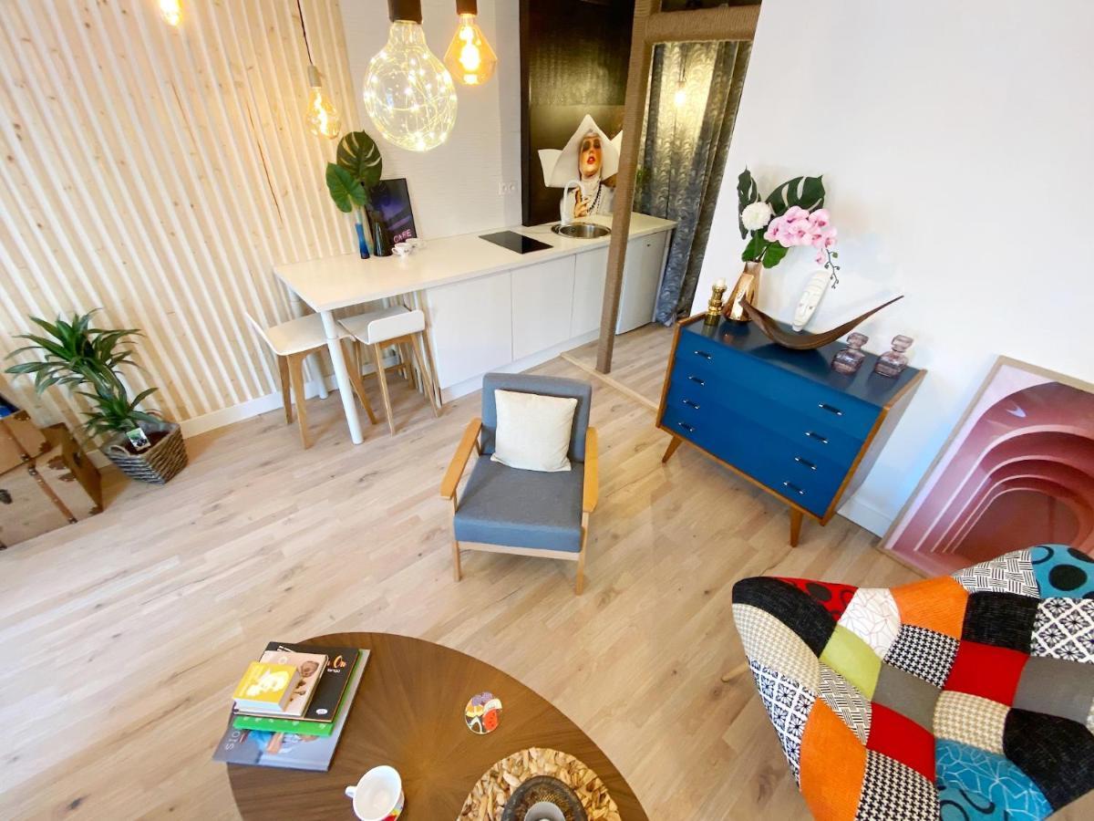 Marie Et Brieuc _ Duplex Lumineux Colore Atypique Face Cathedrale 쎙브히육 외부 사진