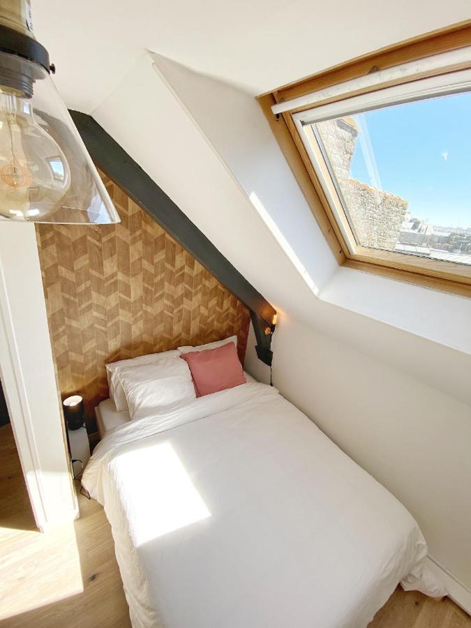 Marie Et Brieuc _ Duplex Lumineux Colore Atypique Face Cathedrale 쎙브히육 외부 사진