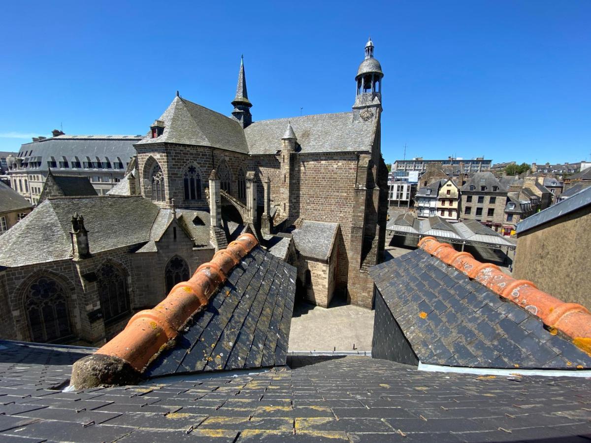 Marie Et Brieuc _ Duplex Lumineux Colore Atypique Face Cathedrale 쎙브히육 외부 사진