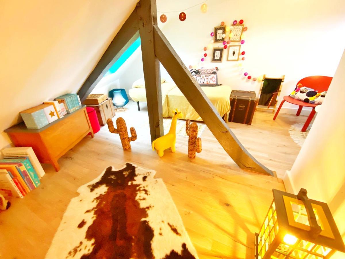 Marie Et Brieuc _ Duplex Lumineux Colore Atypique Face Cathedrale 쎙브히육 외부 사진